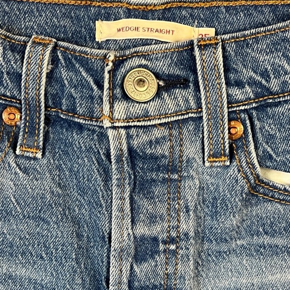Levi's Wedgie Straight Jeans Premium Denim Light Wash Women's Size 25 - Picture 2 of 13
